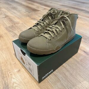 Altama Maritime Assault Mid Boot in Coyote Men’s 10R